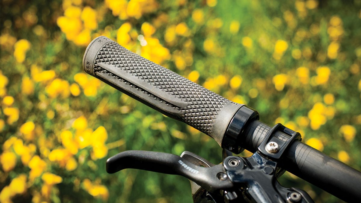 OneUp Grips