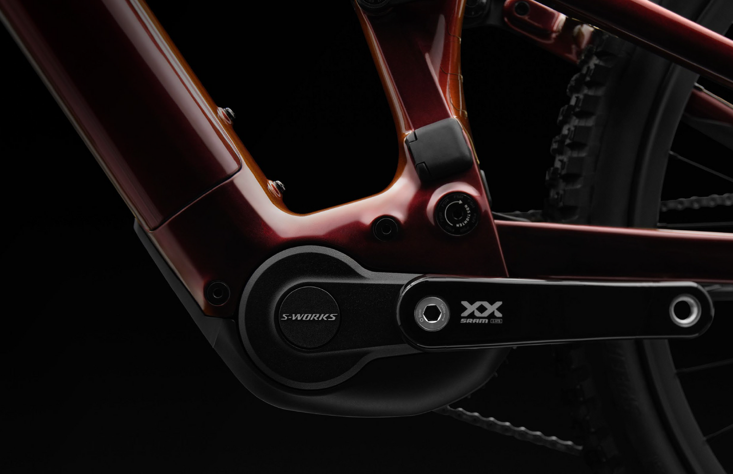 Super Power,
Delivered SuperNaturally
With 720 Watts and 111 Nm* deployed with SuperNatural power delivery, nothing beats
the power, torque, and control combination of the S-Works 3.1 Motor. We engineered this
otherworldly power and torque to feel SuperNatural — like an intuitive extension of you —
delivering torque with precision that unlocks your ability to negotiate low-speed technical
terrain with control, scale previously impossible climbs, and dominate high speeds with
adaptive amplification. Because