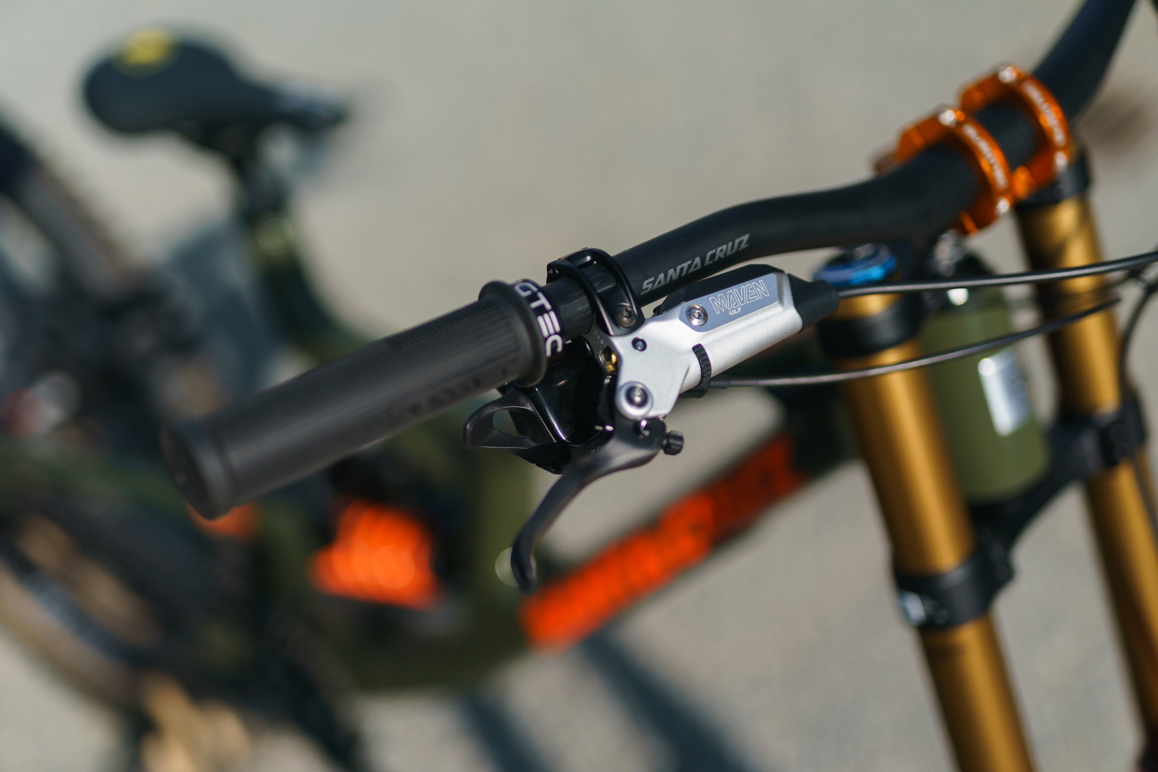 2027 Santa Cruz V10 8 CC Custom Build-BRINK