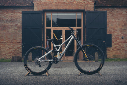Specialized Demo DH Ohlins Custom Build