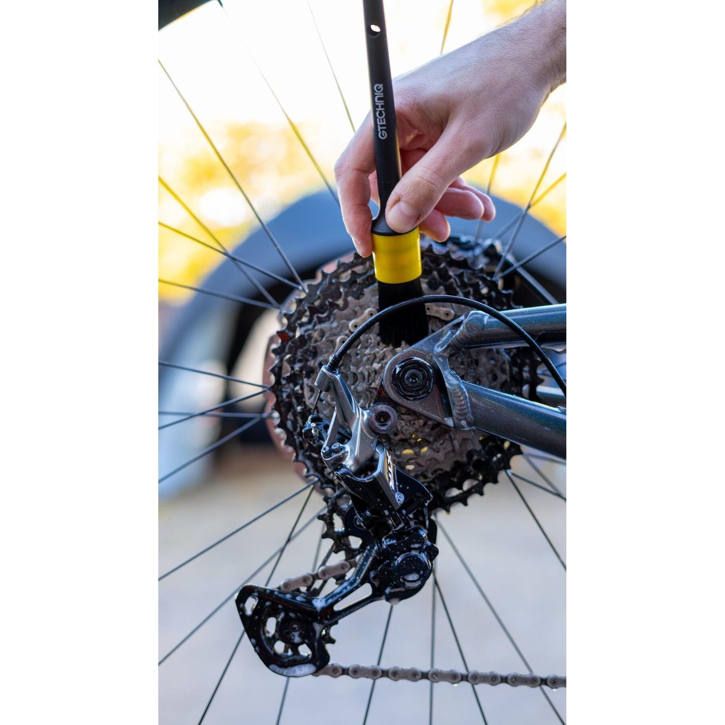 Gtechniq Bike Detailing Brush-BRINK