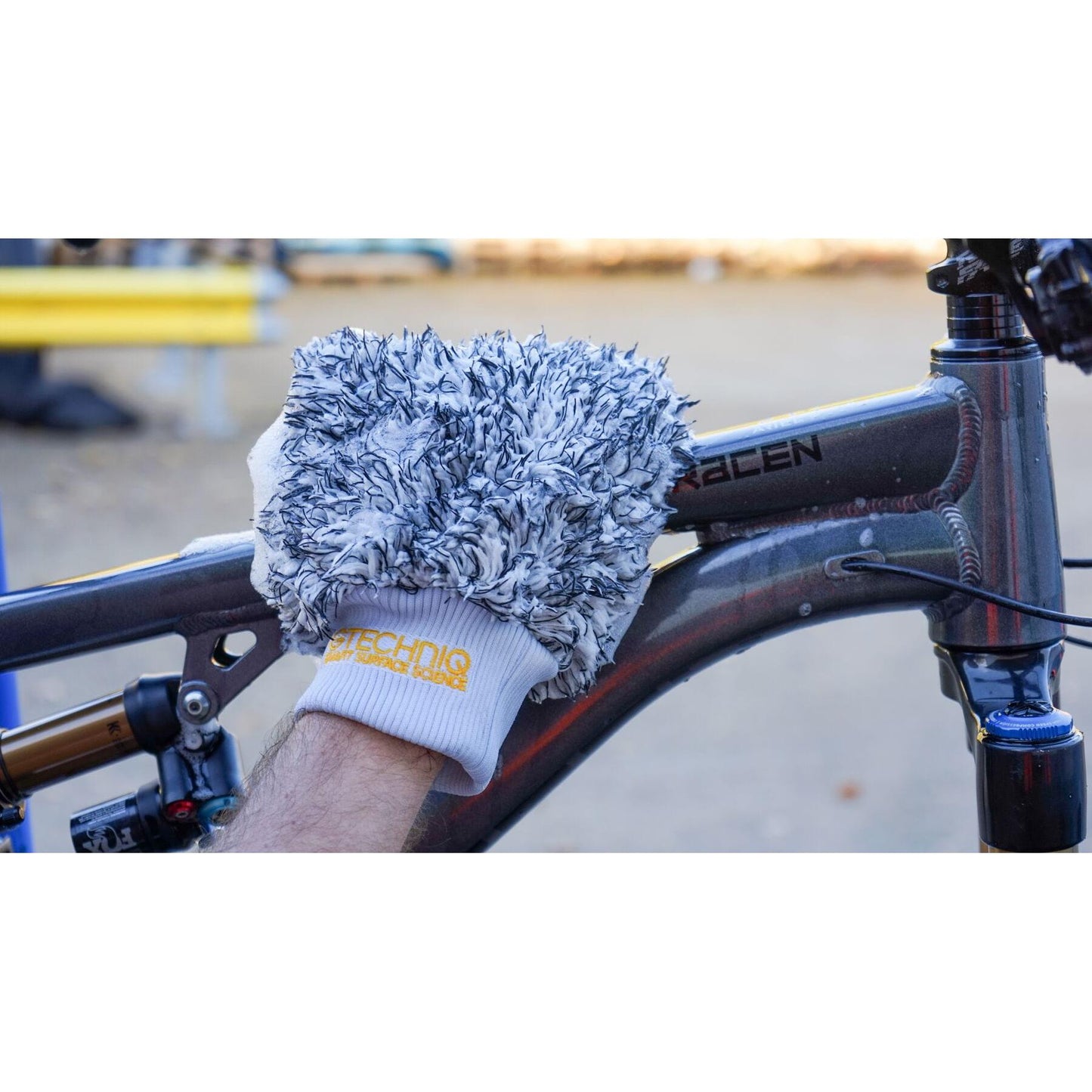 Gtechniq Bike Microfibre Wash Mitt-BRINK