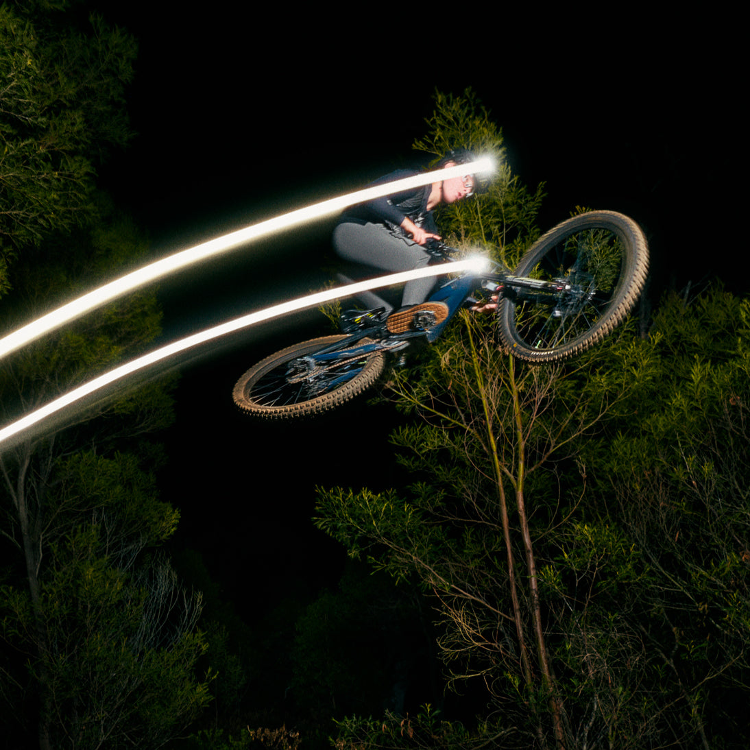 Knog Blinder X 2300 Front Light + 10,000 mAh Battery Pack-BRINK