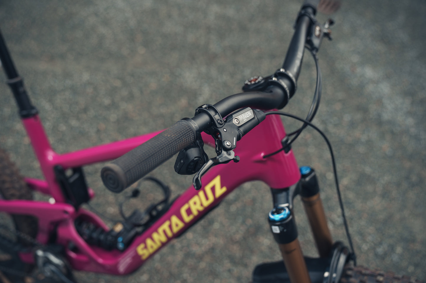 Santa Cruz Bronson CC Custom Edition-BRINK