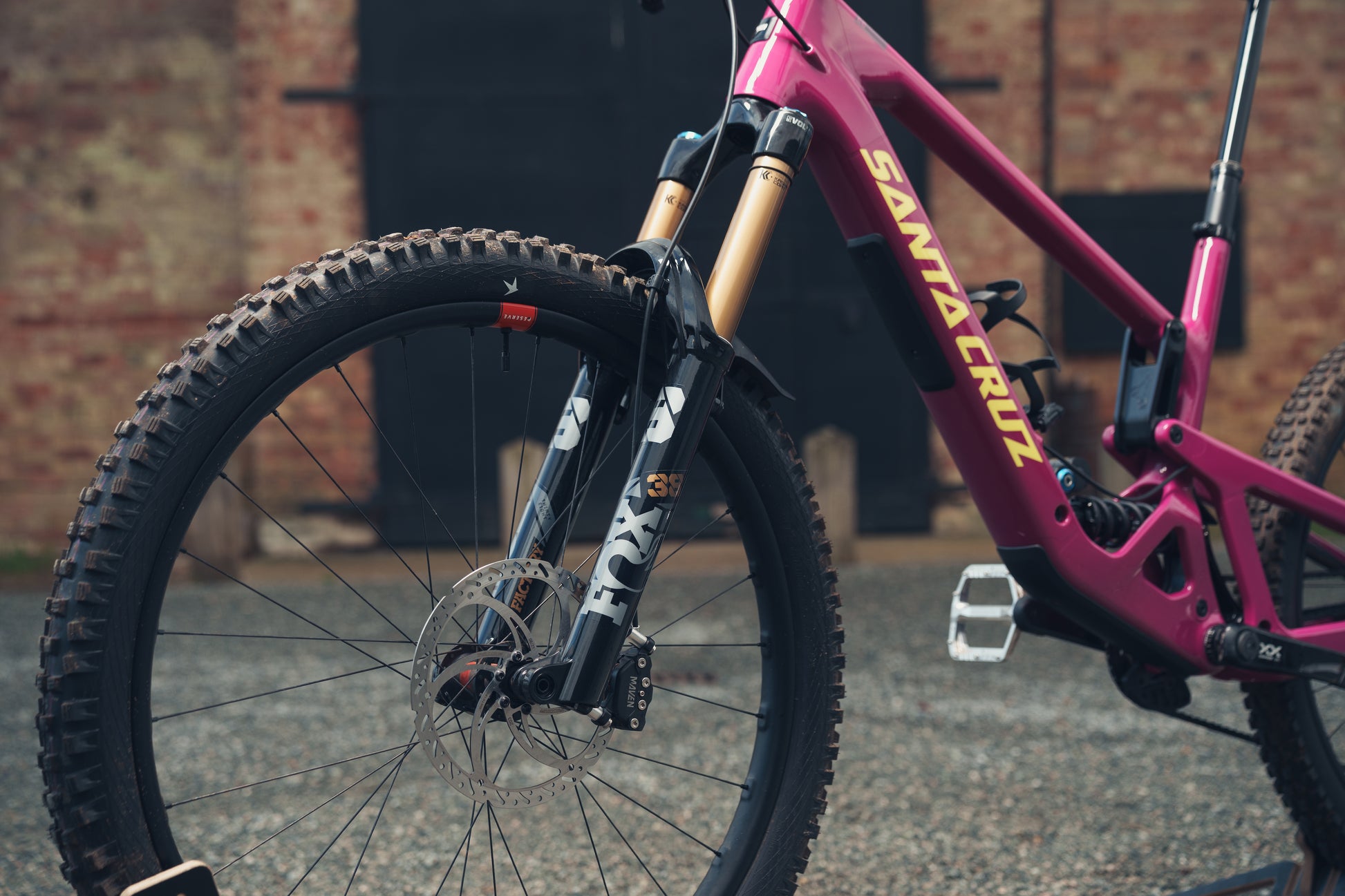 Santa Cruz Bronson CC Custom Edition-BRINK