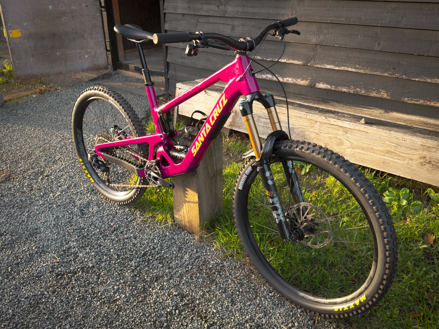 Santa Cruz Bronson CC Custom Edition