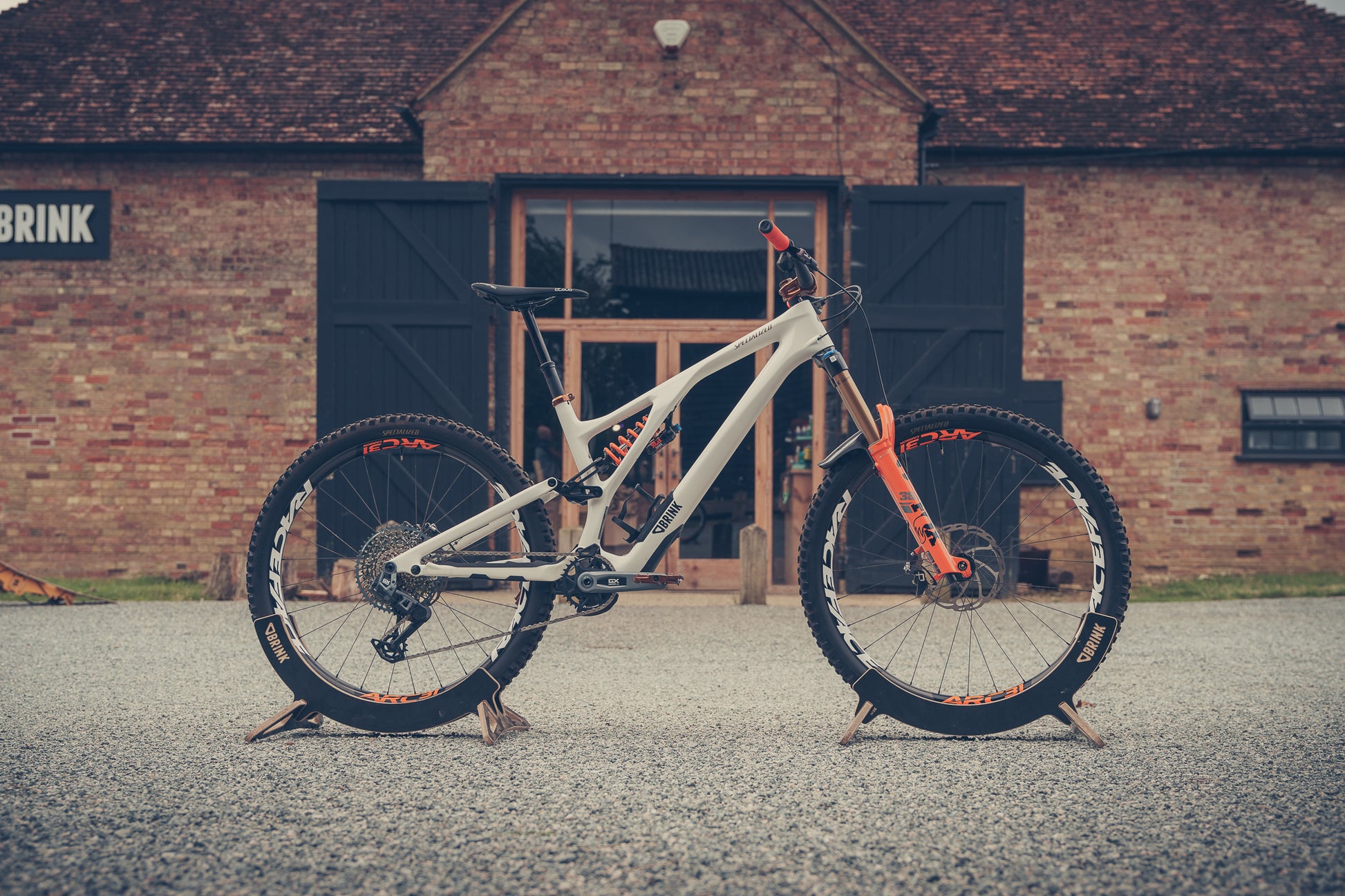 Specialized Stumpjumper Evo Custom WOrange Edition-BRINK