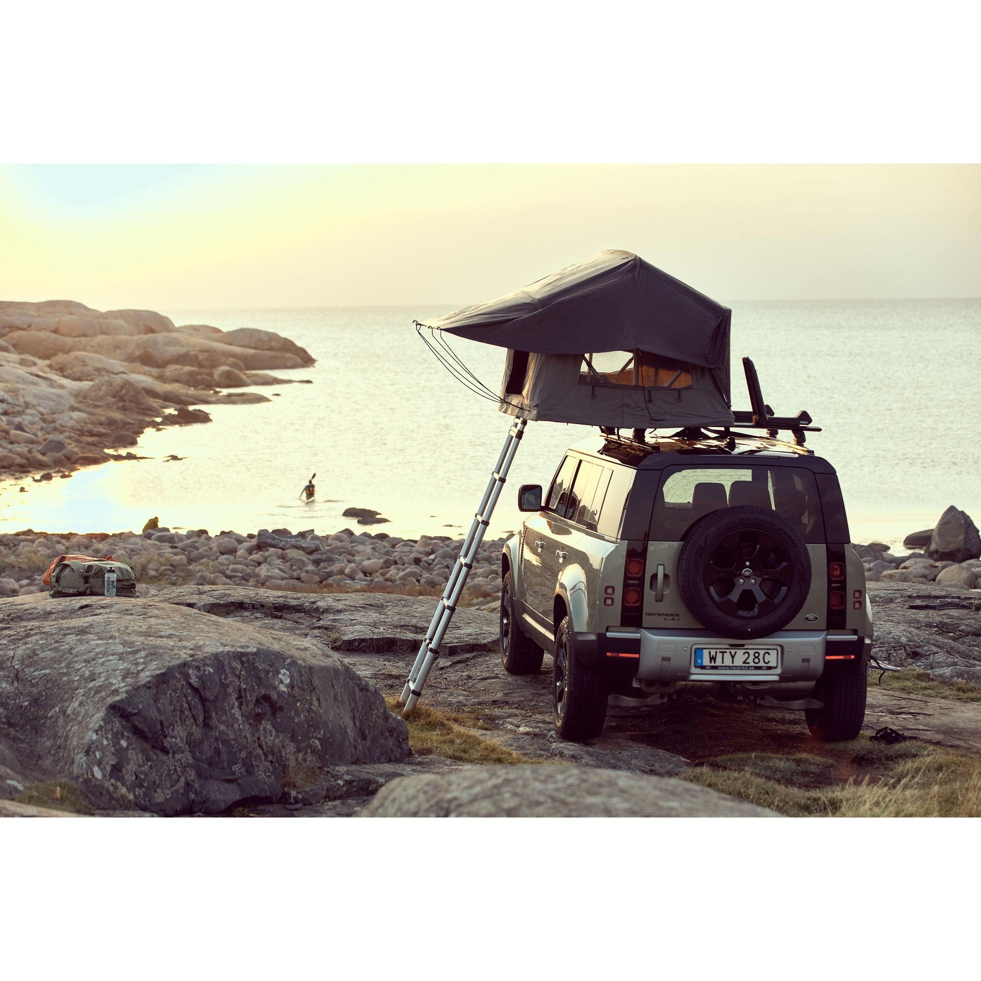Thule Foothill Rooftop Tent-BRINK