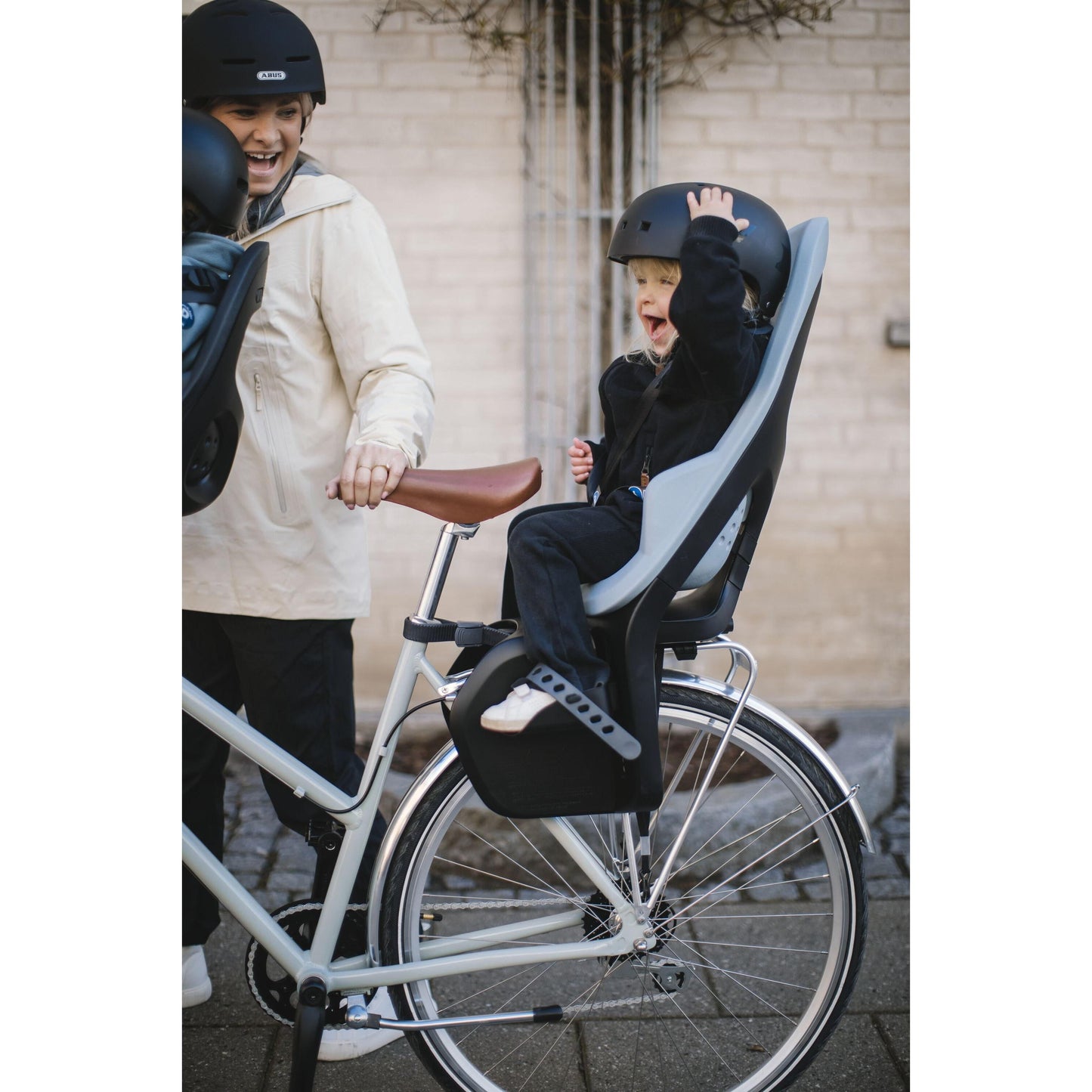 Thule Yepp 2 Maxi Rack-Mount Child Seat-BRINK