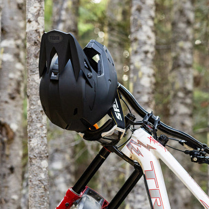 Bell Full-10 Mips Helmet - image lifestyle-2 (39301)