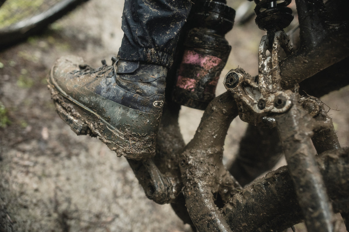 Mallet Trail Speed Lace Seal on a clip-in pedal on a muddy bike; cleats and pedals not included