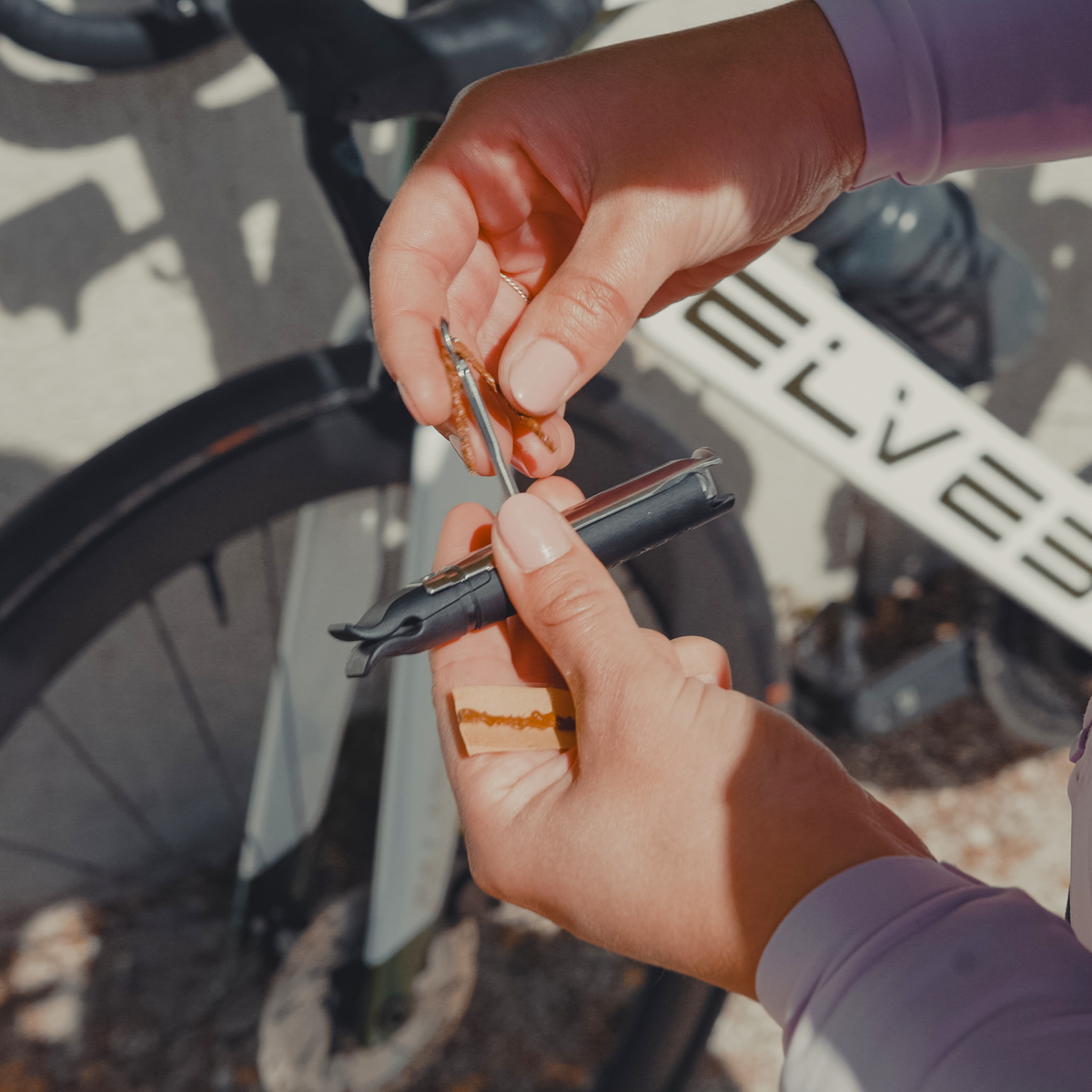 Daysaver Incredible6 Multitool in use