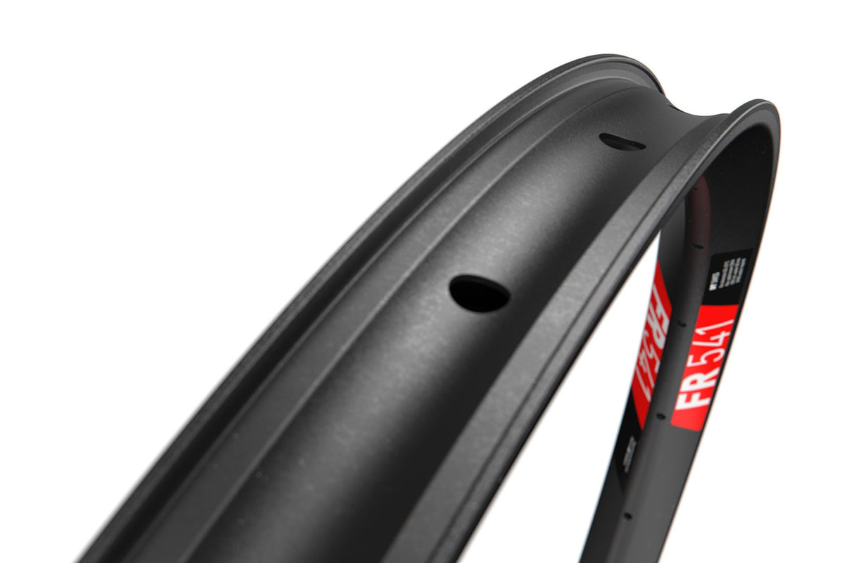 A rim edge built for impacts - DT Swiss product detail
