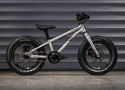 Early Rider Seeker 14 in Brushed Aluminium - single-speed rigid bike drive-side profile