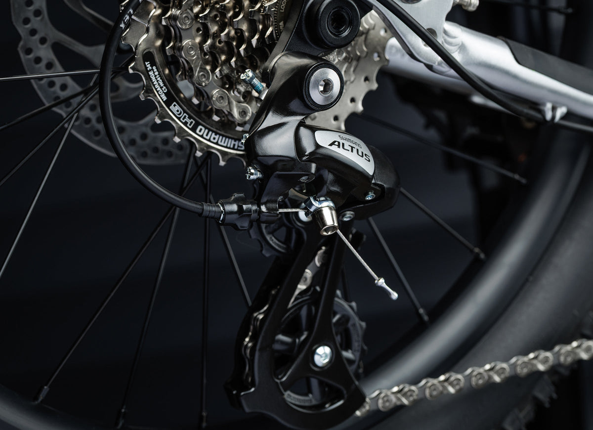 Early Rider Seeker 20 in Brushed Aluminium - Shimano Altus rear derailleur and cassette