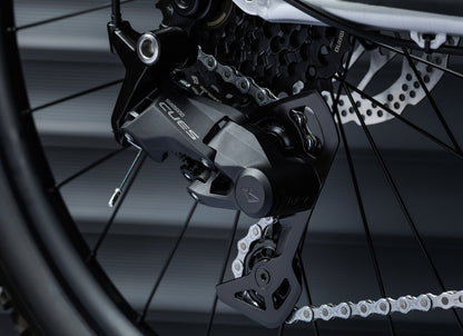 Early Rider Seeker 24 in Brushed Aluminium - Shimano CUES rear derailleur
