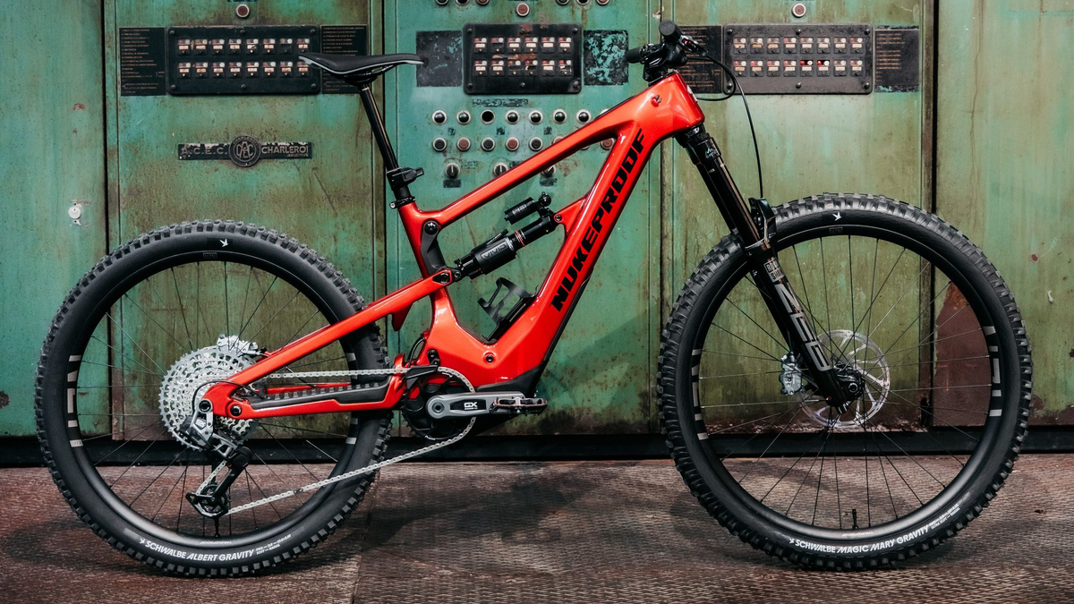Nukeproof Megawatt Pro 2026 - hero [fddf6e928a1a]