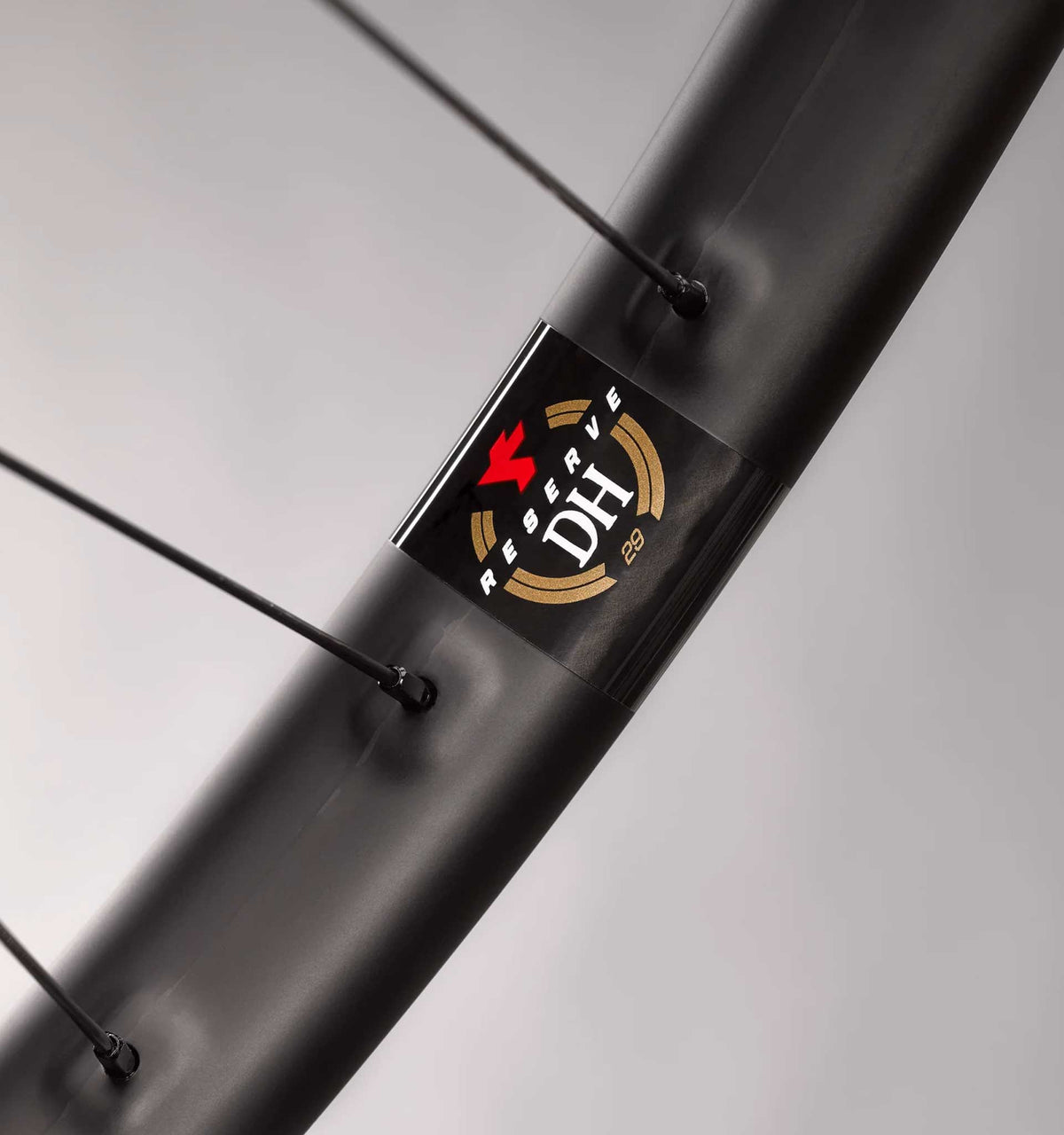 Reinforced spoke-nipple area on a Reserve 30 DH carbon rim