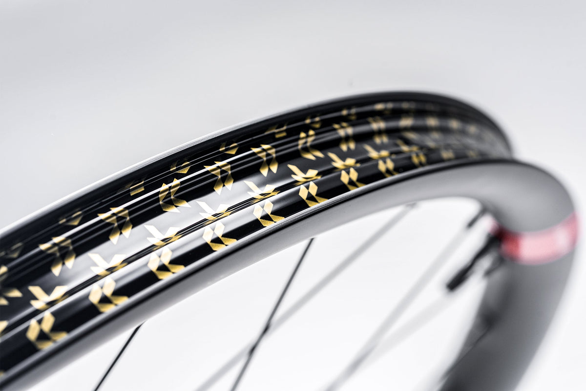 Rim-bed detail of the Reserve 30 XC 32-inch rim