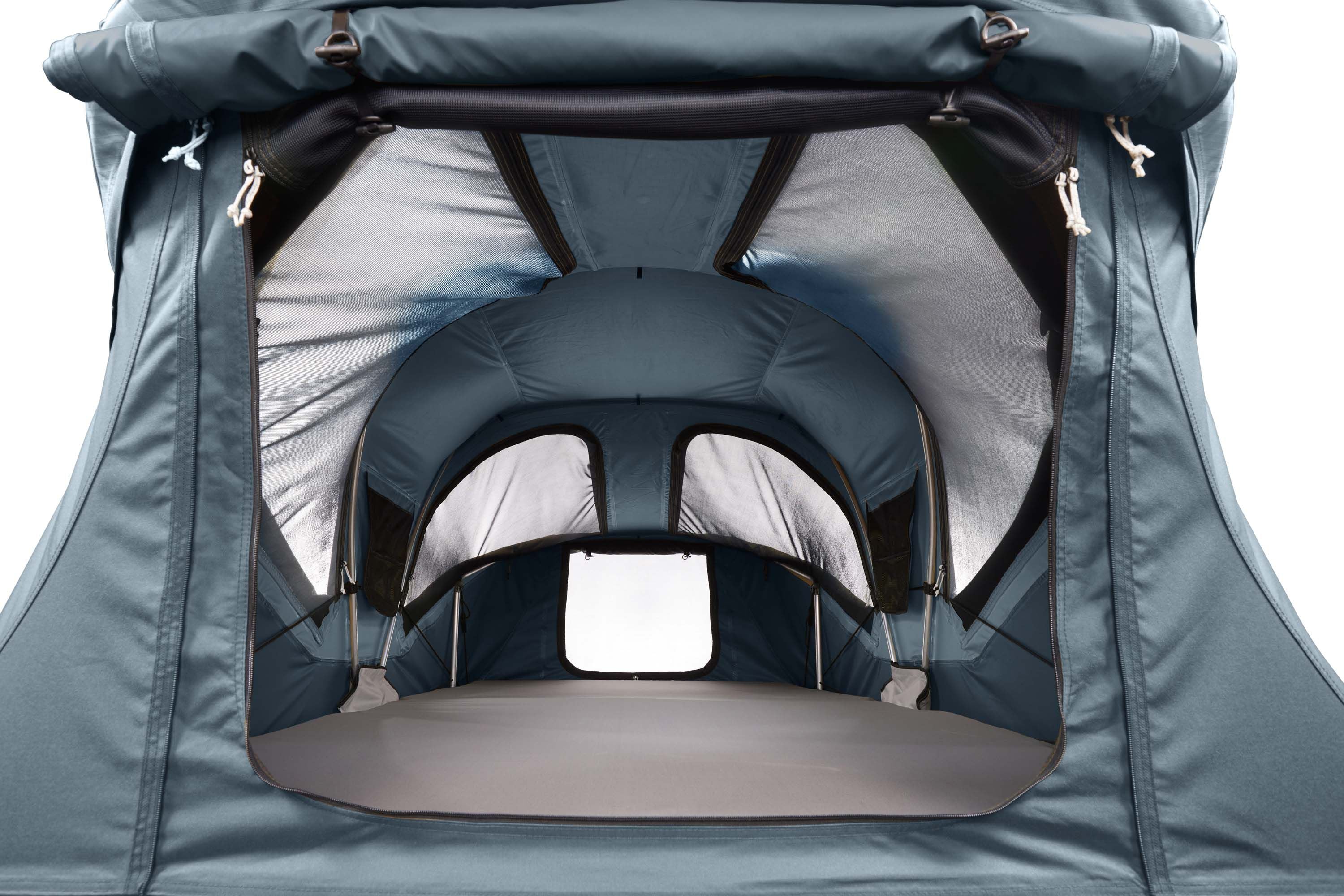 Thule Approach M Rooftop Tent - hero image