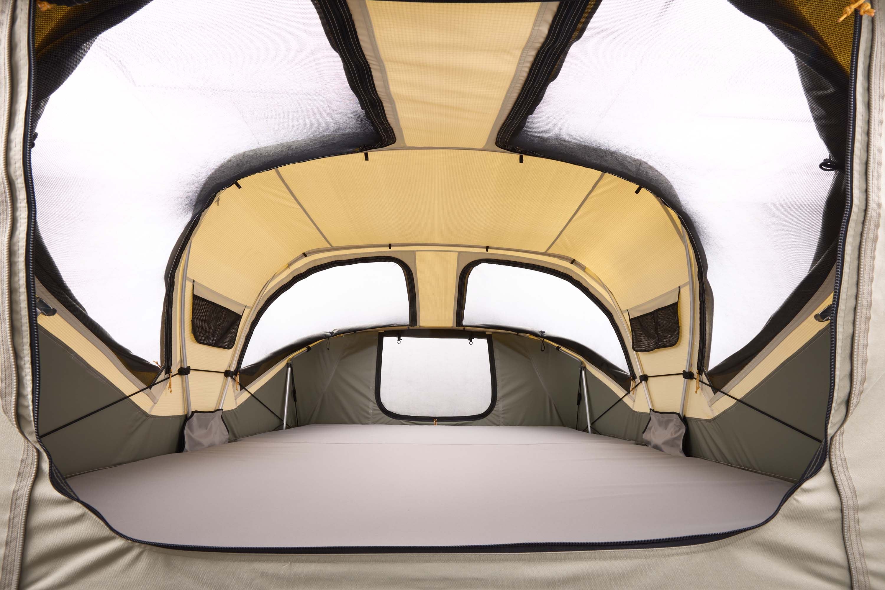 Thule Approach L Rooftop Tent - hero image