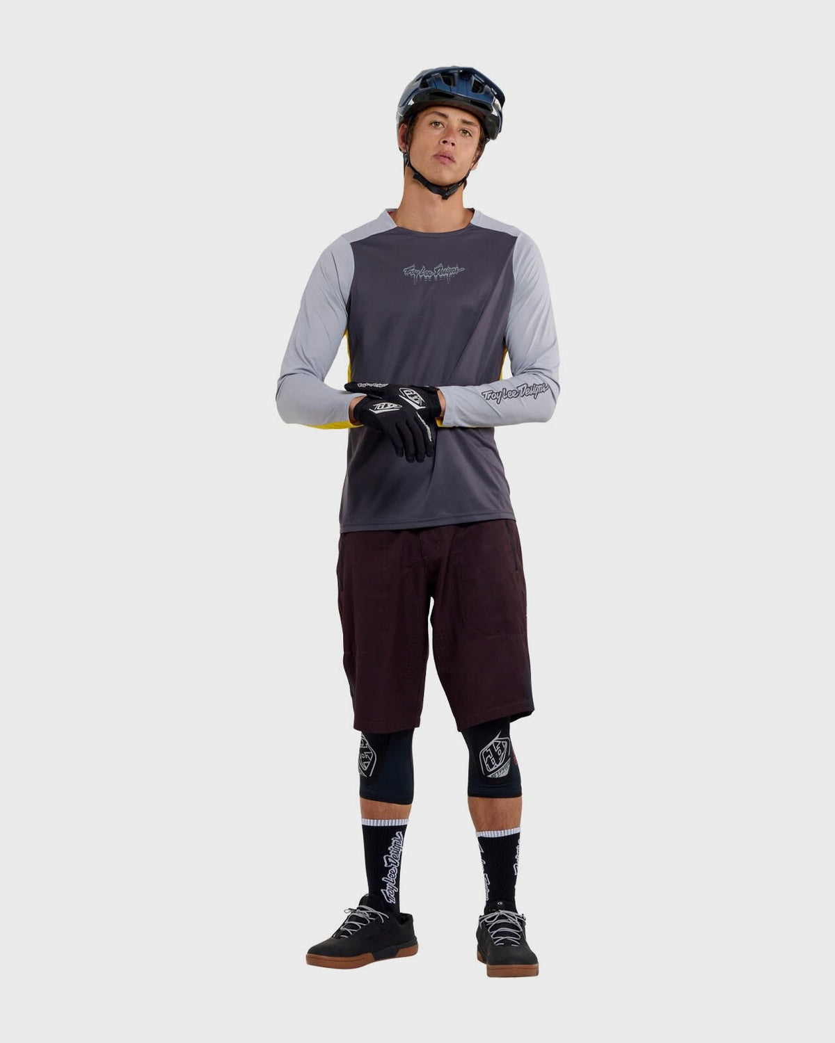 Troy Lee Designs Skyline Pro LS Jersey 2026 - Descend Carbon - View 3 - BRINK
