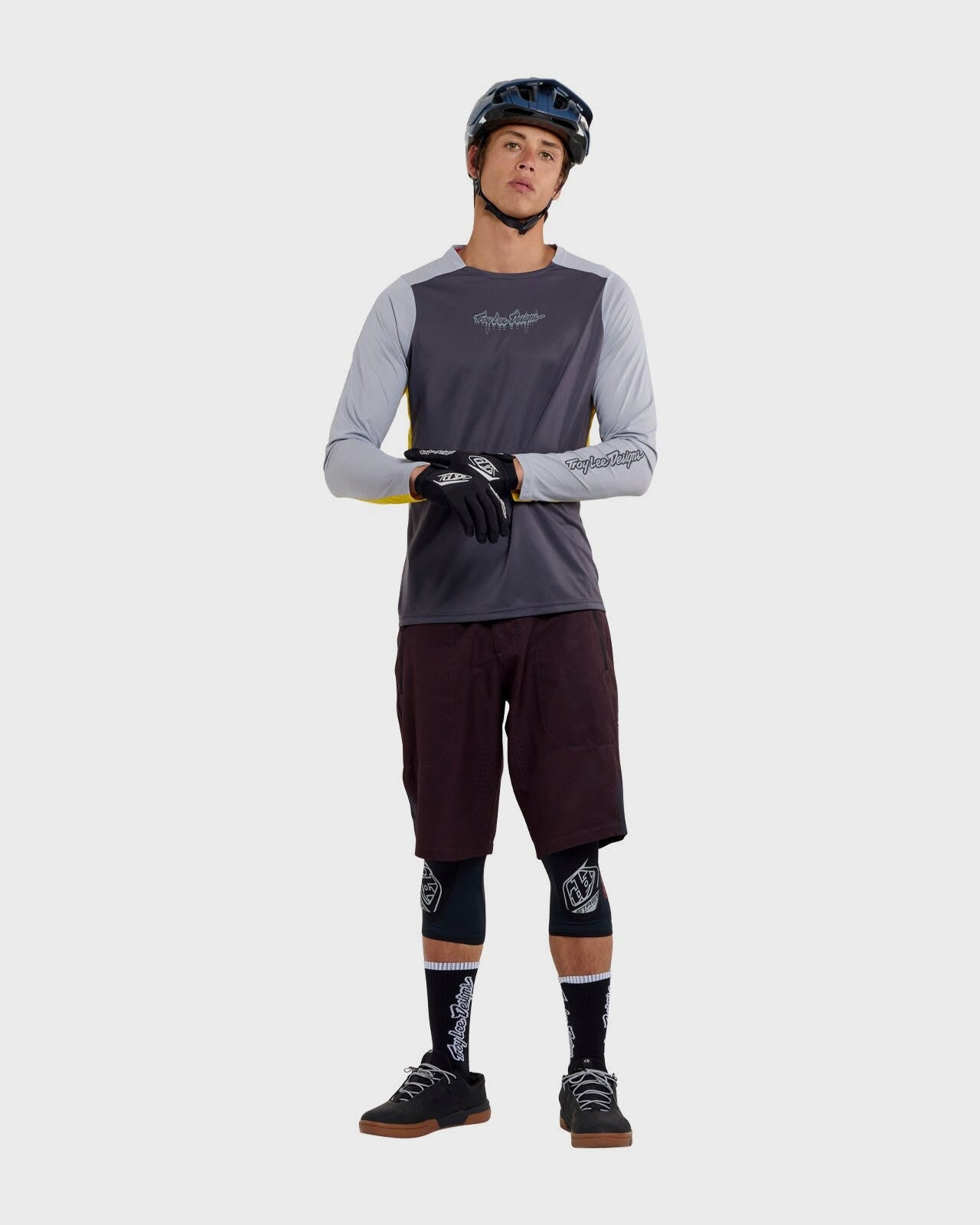 Troy Lee Designs Skyline Pro LS Jersey 2026 - Descend Carbon - View 3 - BRINK