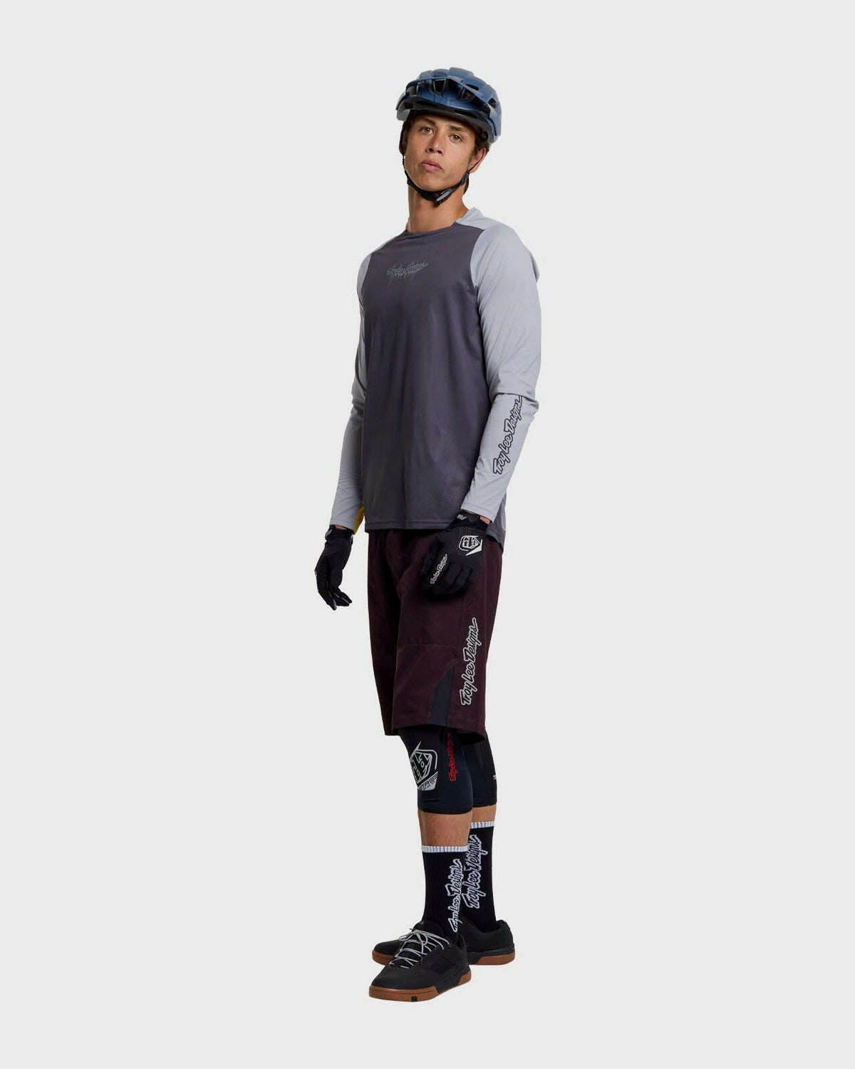 Troy Lee Designs Skyline Pro LS Jersey 2026 - Descend Carbon - View 4 - BRINK