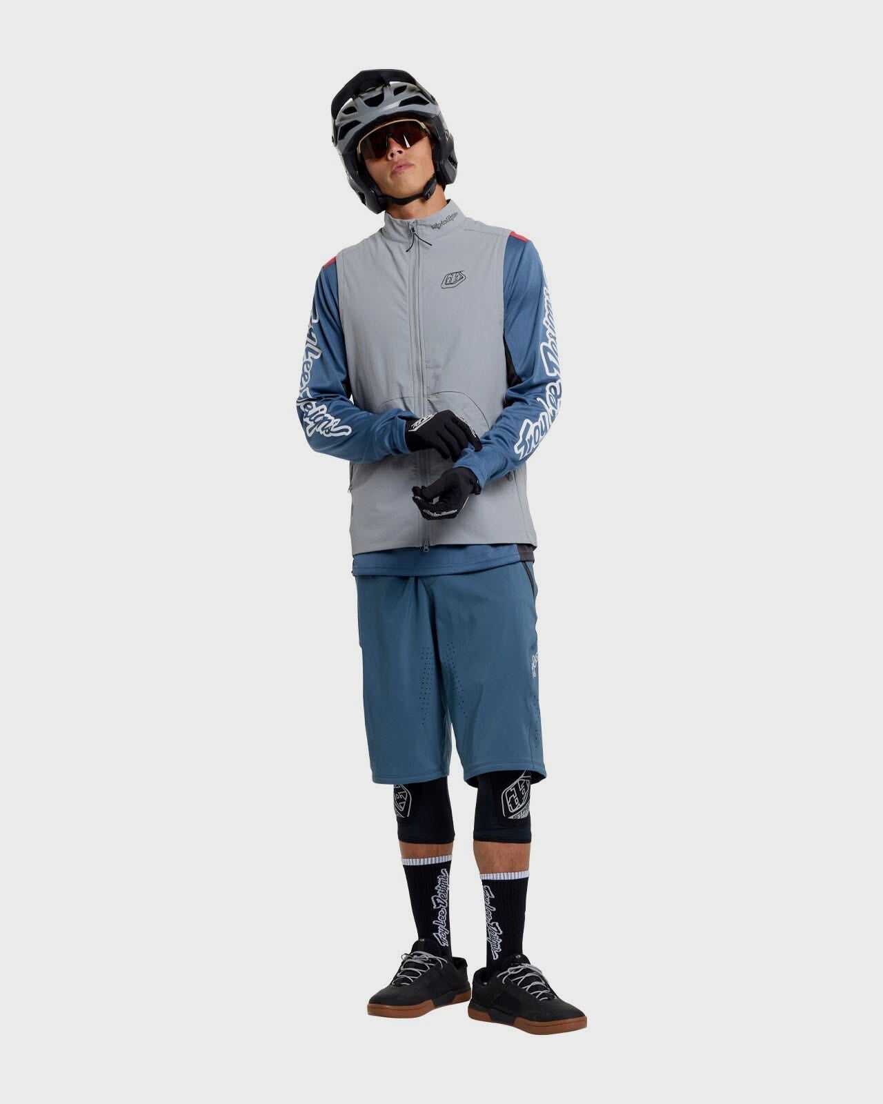 Troy Lee Designs Stage Vest 2026 - Mono Mid Grey - View 3 - BRINK