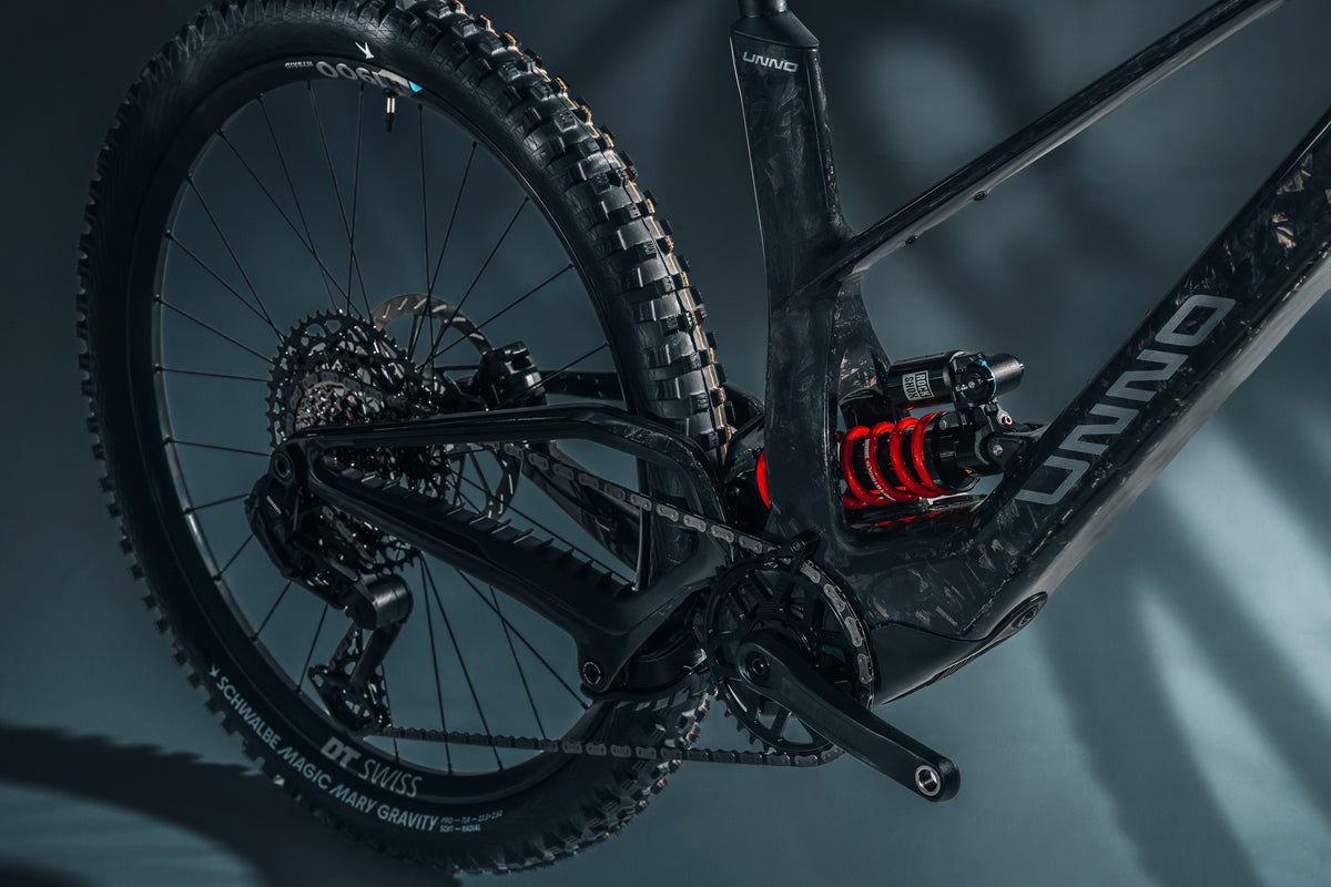 UNNO MITH Race RS Vivid Coil shock and rear suspension