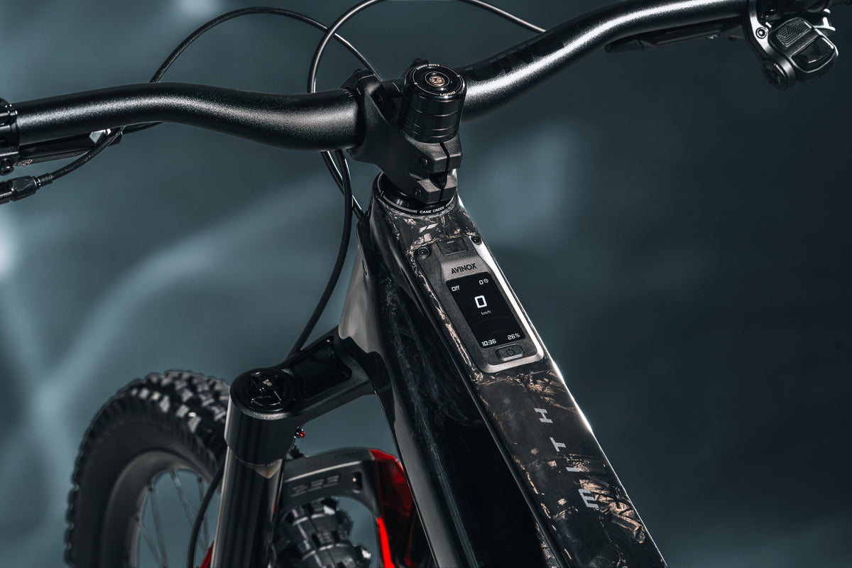 UNNO MITH Race RS top-tube display and OneUp cockpit