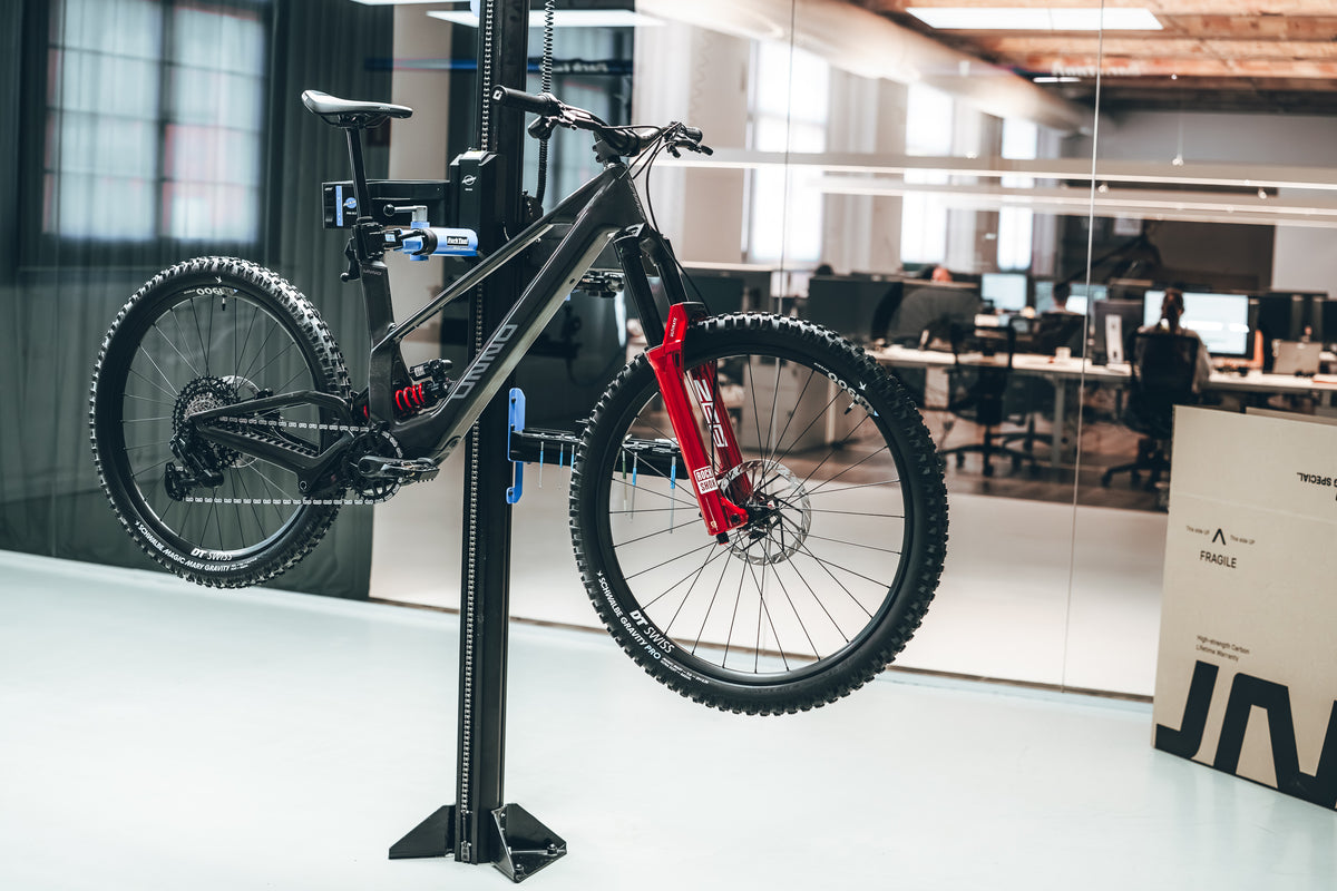 UNNO MITH Race RS complete bike in the workshop