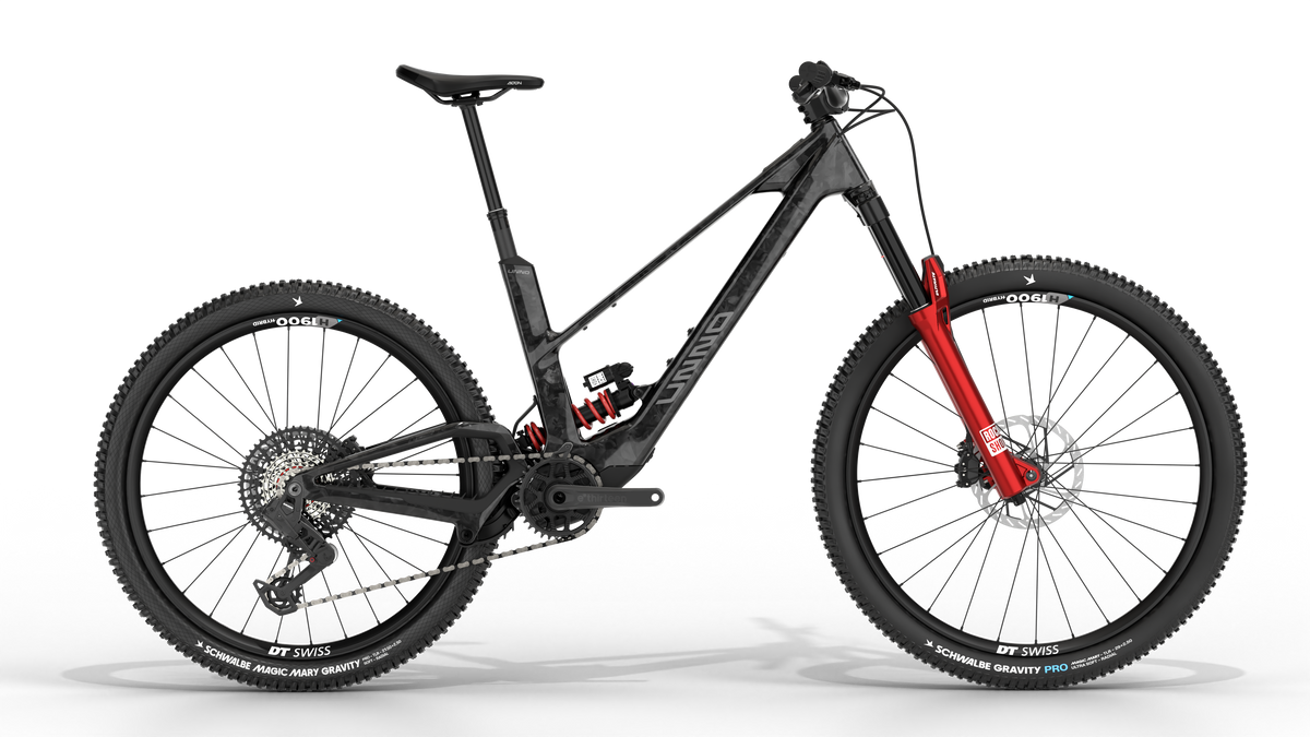 UNNO MITH Race RS in Forged Carbon with red RockShox suspension, drive-side view