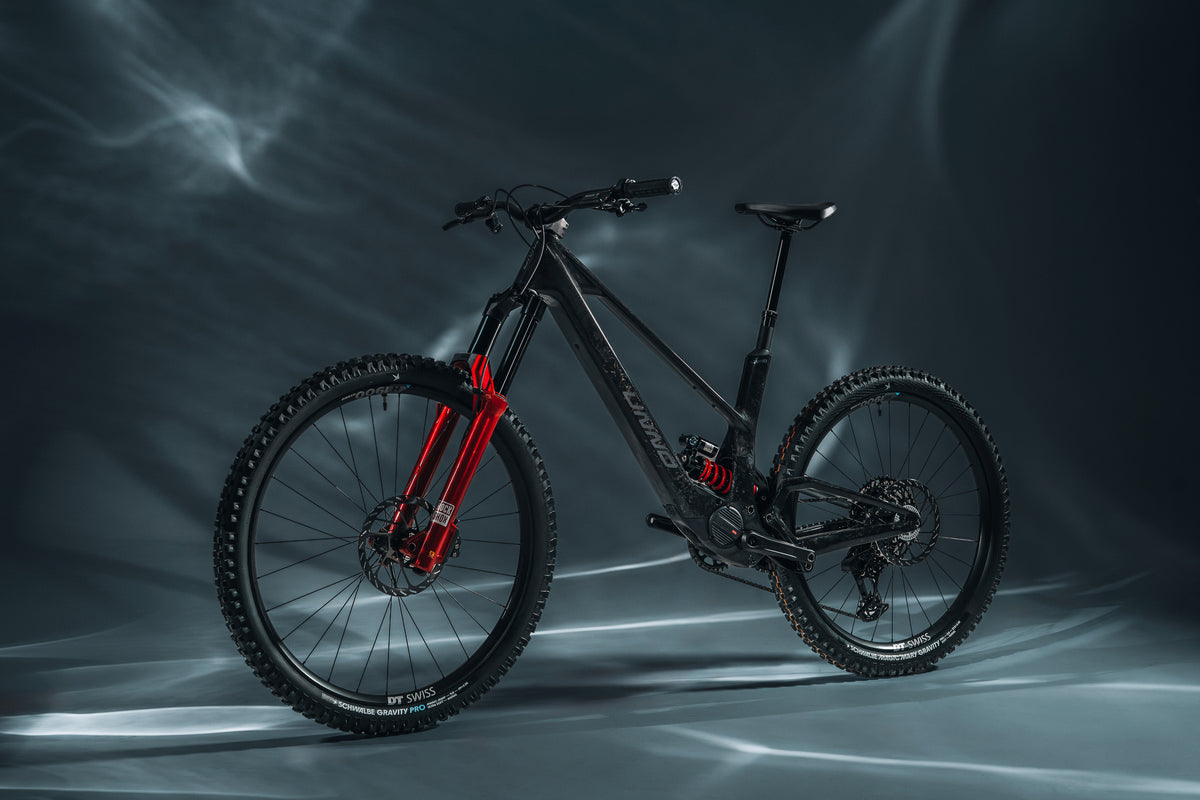 UNNO MITH Race RS three-quarter studio view
