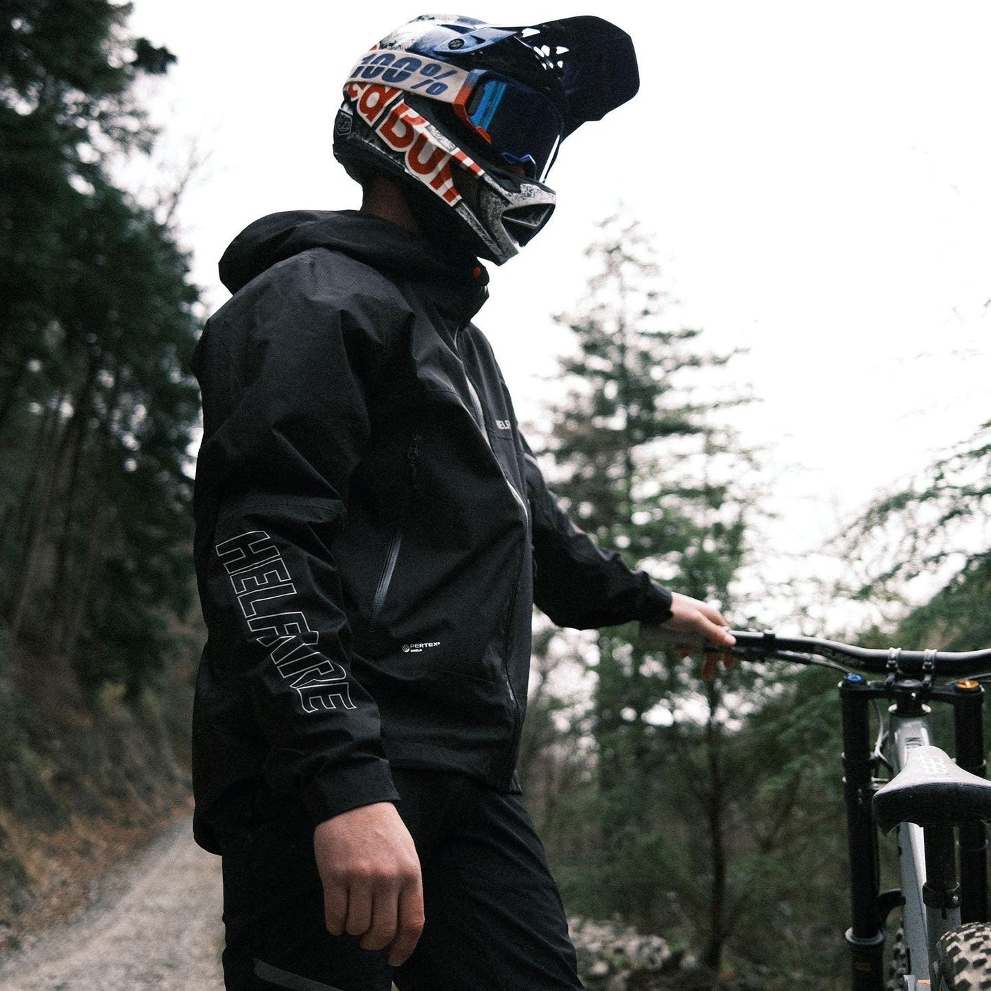 Helfare Hydro 2.5 Jacket-L-Onyx-BRINK